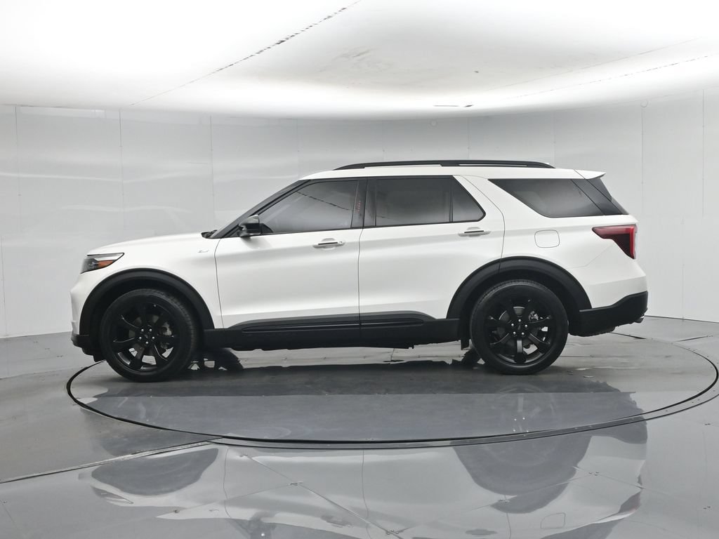 Certified 2024 Ford Explorer ST-Line w/ Class IV Trailer Tow Package RWD image 37