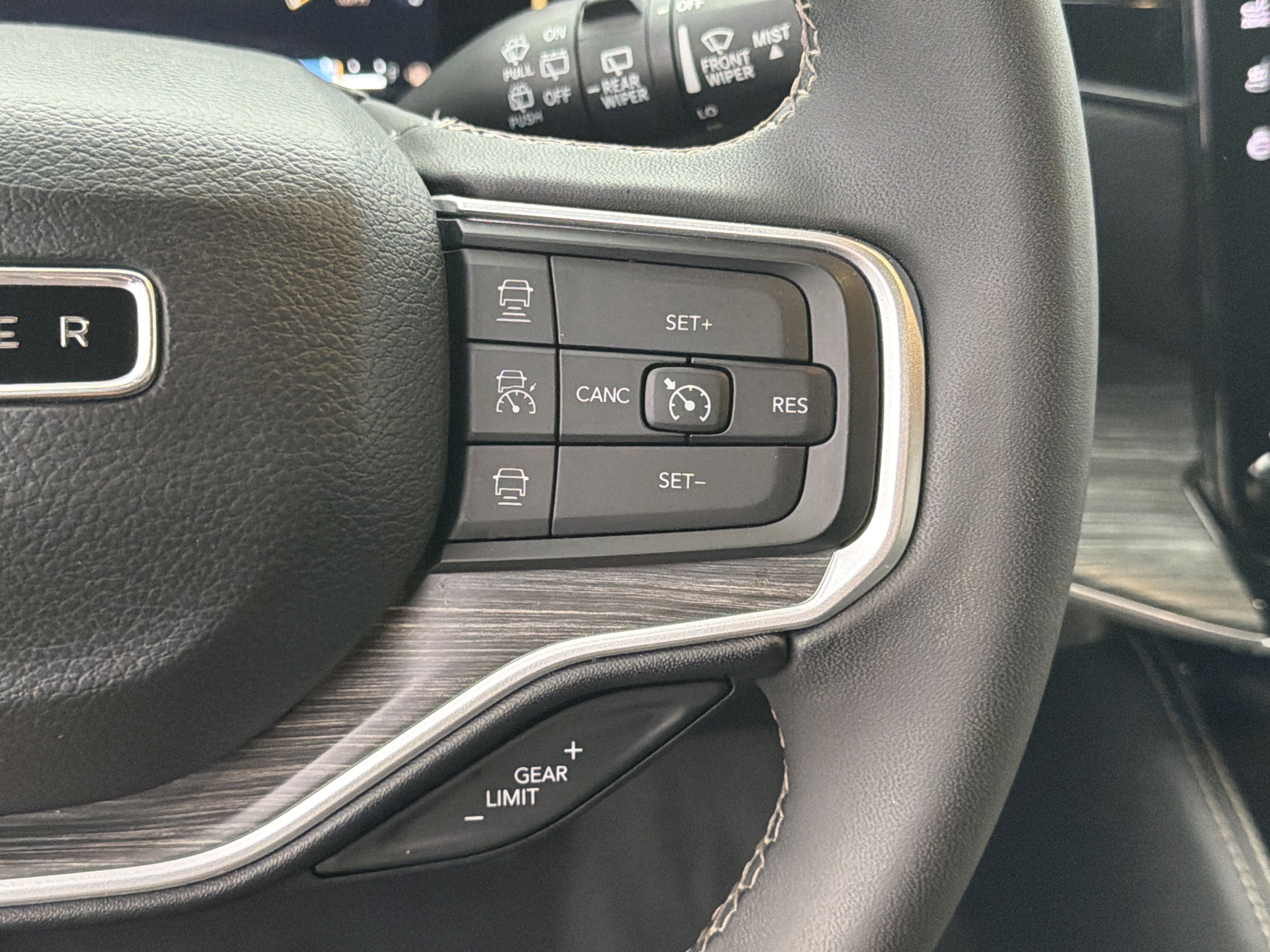 Used 2024 Jeep Wagoneer Series II w/ Flexible Seating Group image 30