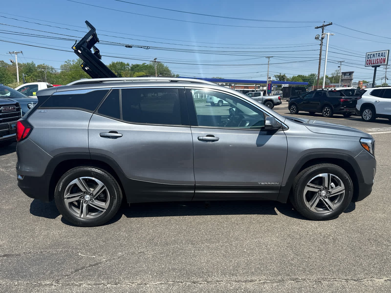 Certified 2021 GMC Terrain SLT w/ Infotainment Package II AWD/4WD image 6