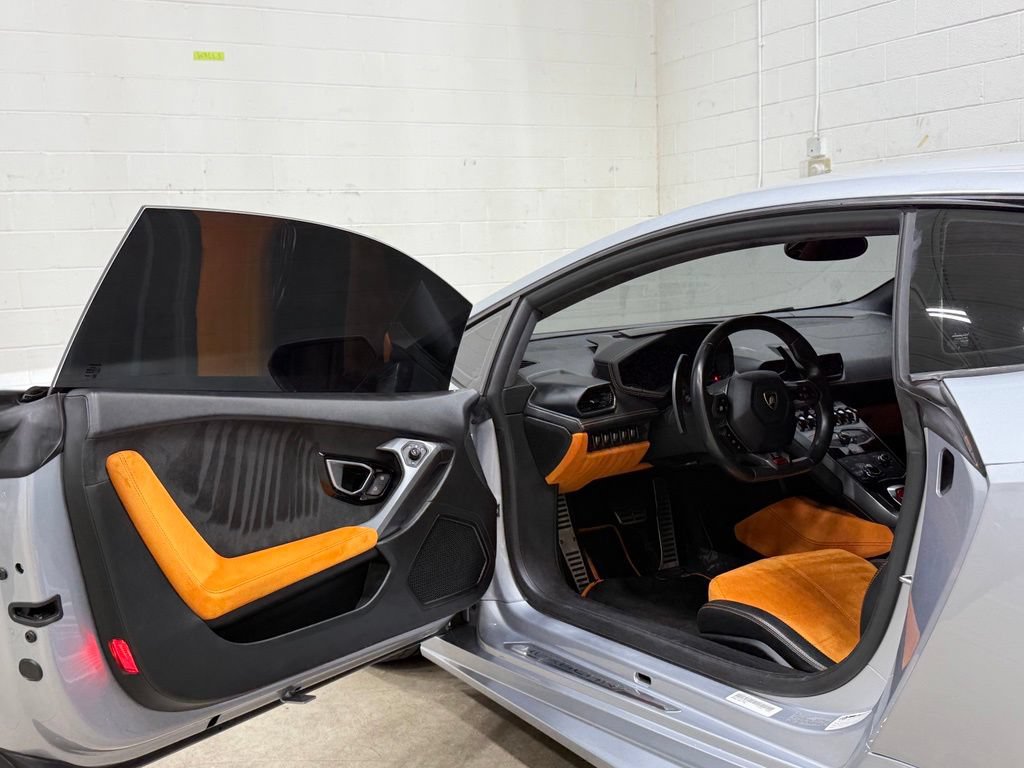 Used 2017 Lamborghini Huracan LP 580-2 RWD image 25