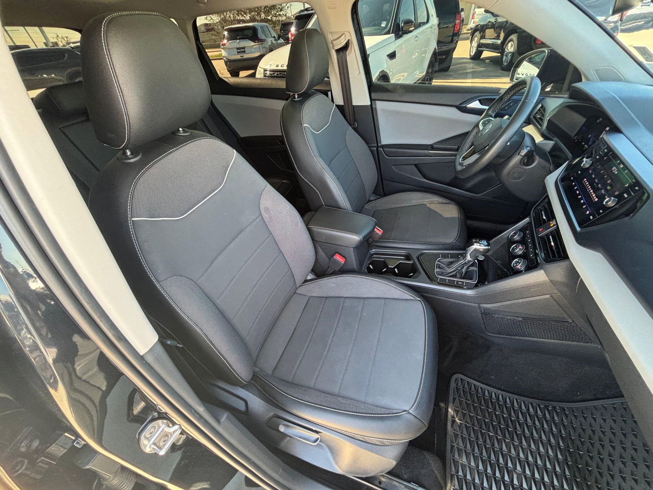 Used 2023 Volkswagen Taos SE image 30