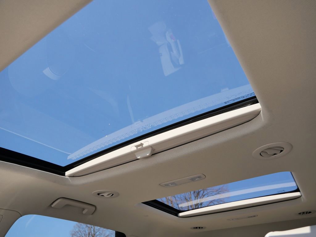 Used 2022 Buick Enclave Avenir w/ Avenir Technology Package image 50