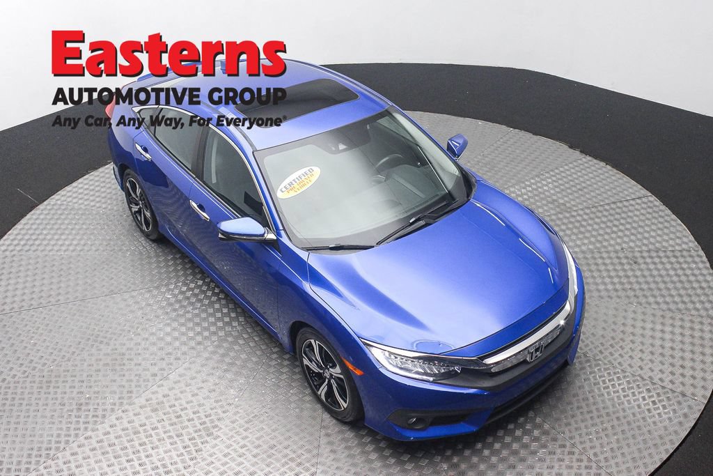 Used 2017 Honda Civic Touring image 3