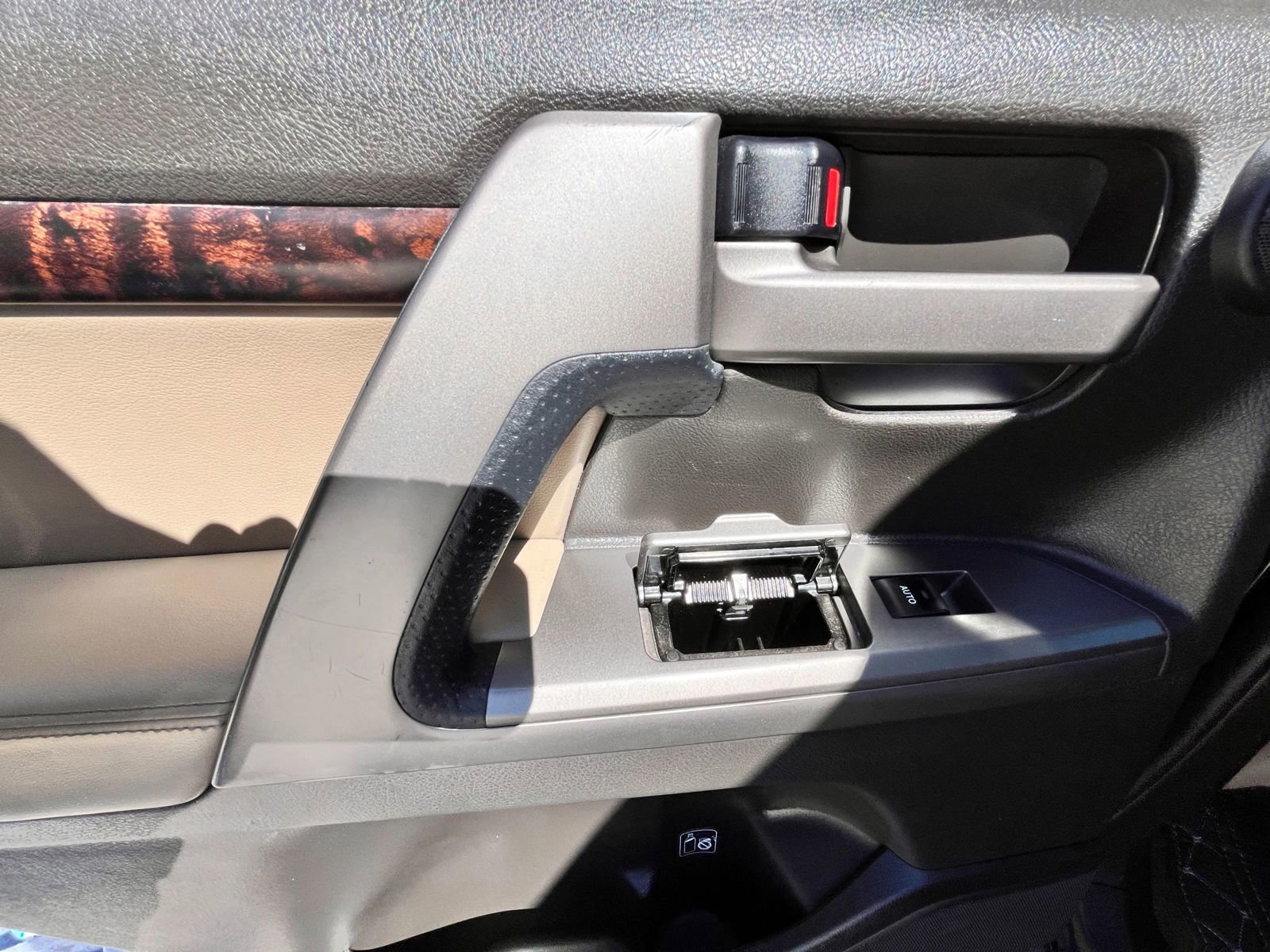 Used 2008 Toyota Land Cruiser image 26