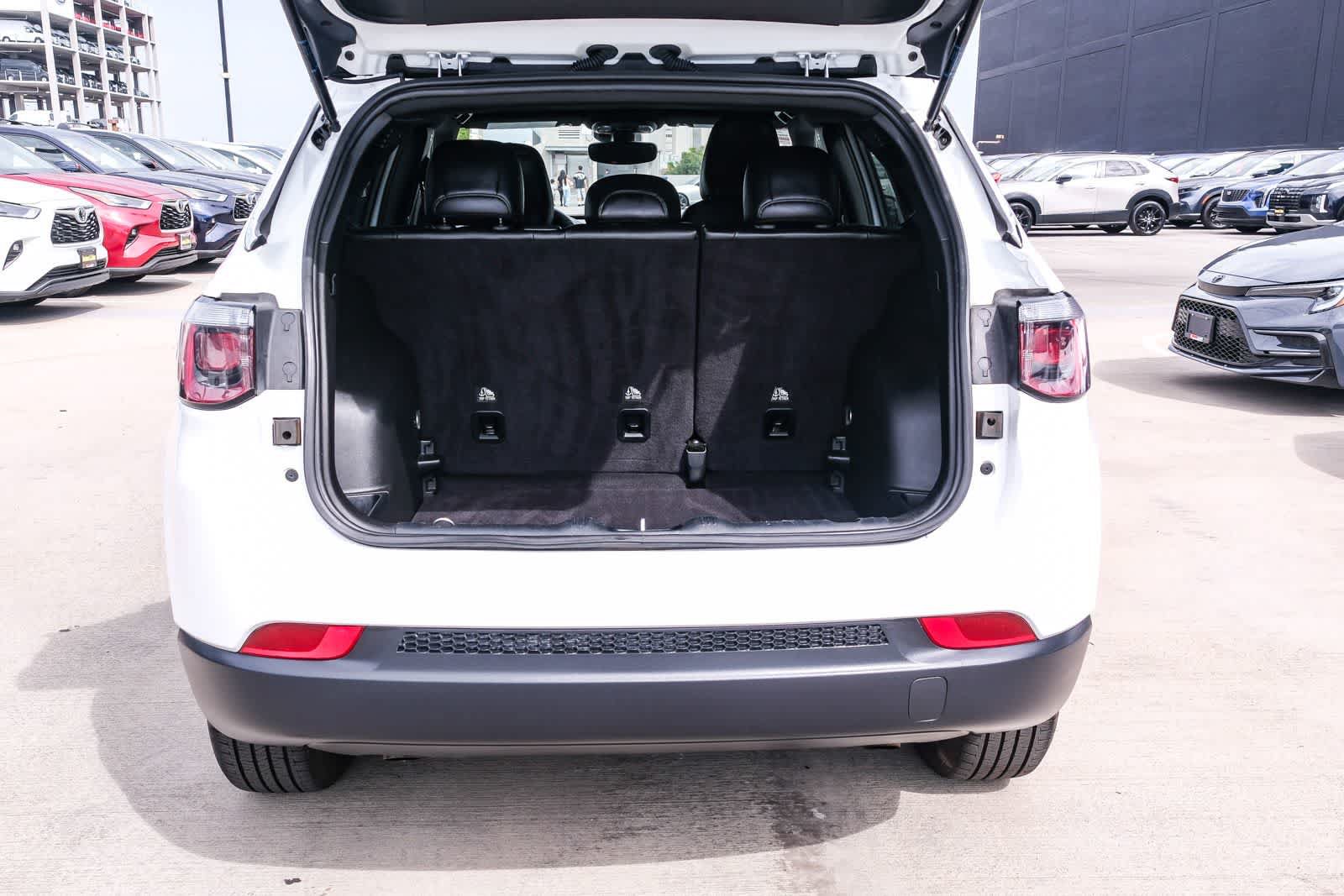 Used 2024 Jeep Compass Latitude AWD/4WD image 27