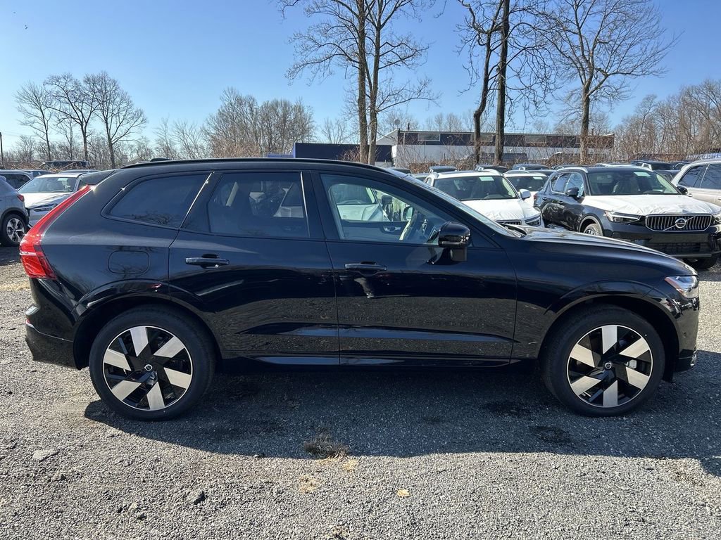 Certified 2025 Volvo XC60 T8 Plus w/ Protection Package Premier image 9