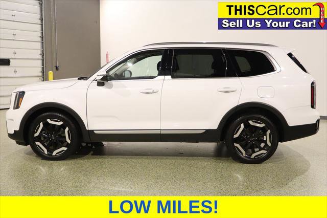 Used 2023 Kia Telluride EX w/ EX Captain's Chair Package image 4