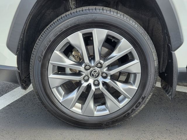 Used 2021 Toyota RAV4 XLE Premium image 31