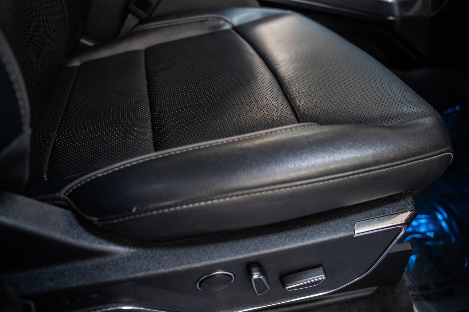 Certified 2023 Ford F150 Lariat w/ Equipment Group 502A High image 43