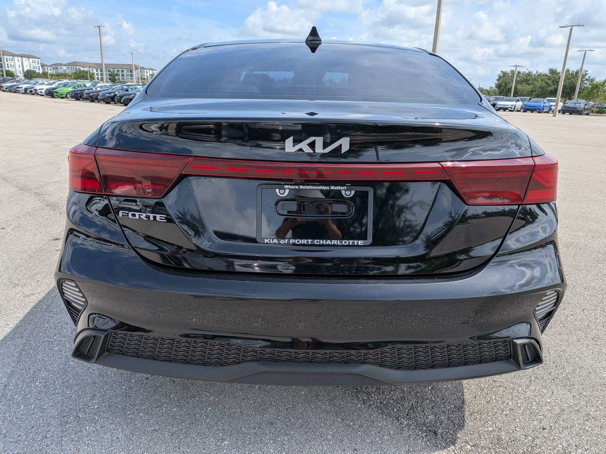 Used 2023 Kia Forte LXS w/ LXS Technology Package FWD image 6