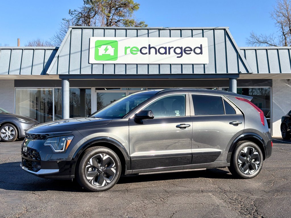 Used 2024 Kia Niro Wave w/ Wave Preserve Package