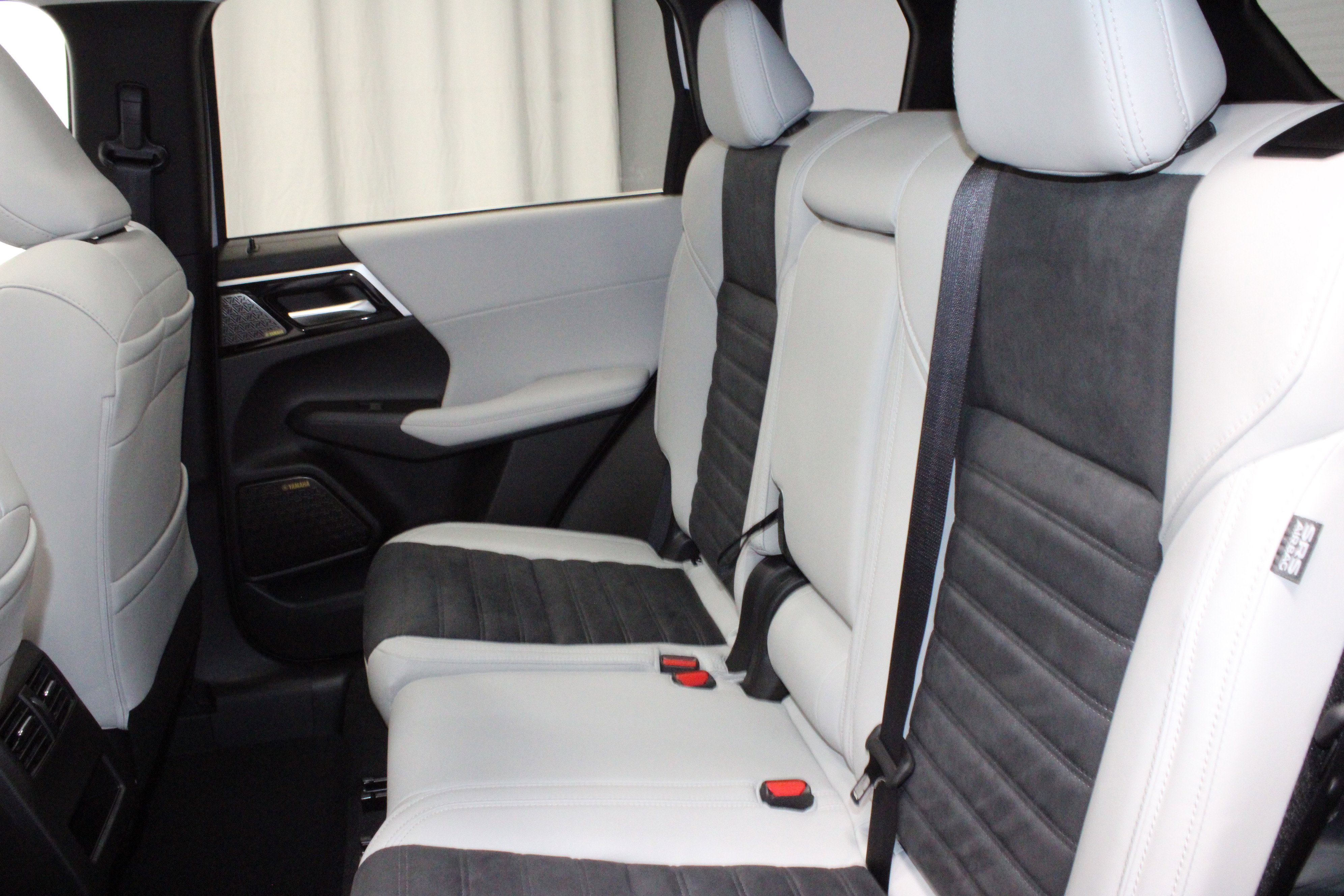 New 2025 Mitsubishi Outlander SE image 14