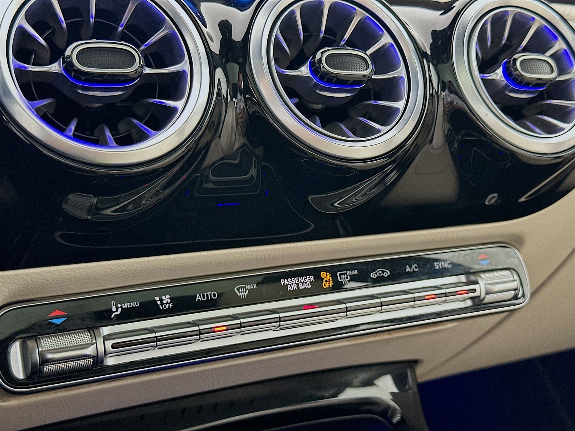 Certified 2025 Mercedes-Benz CLA 250 image 16