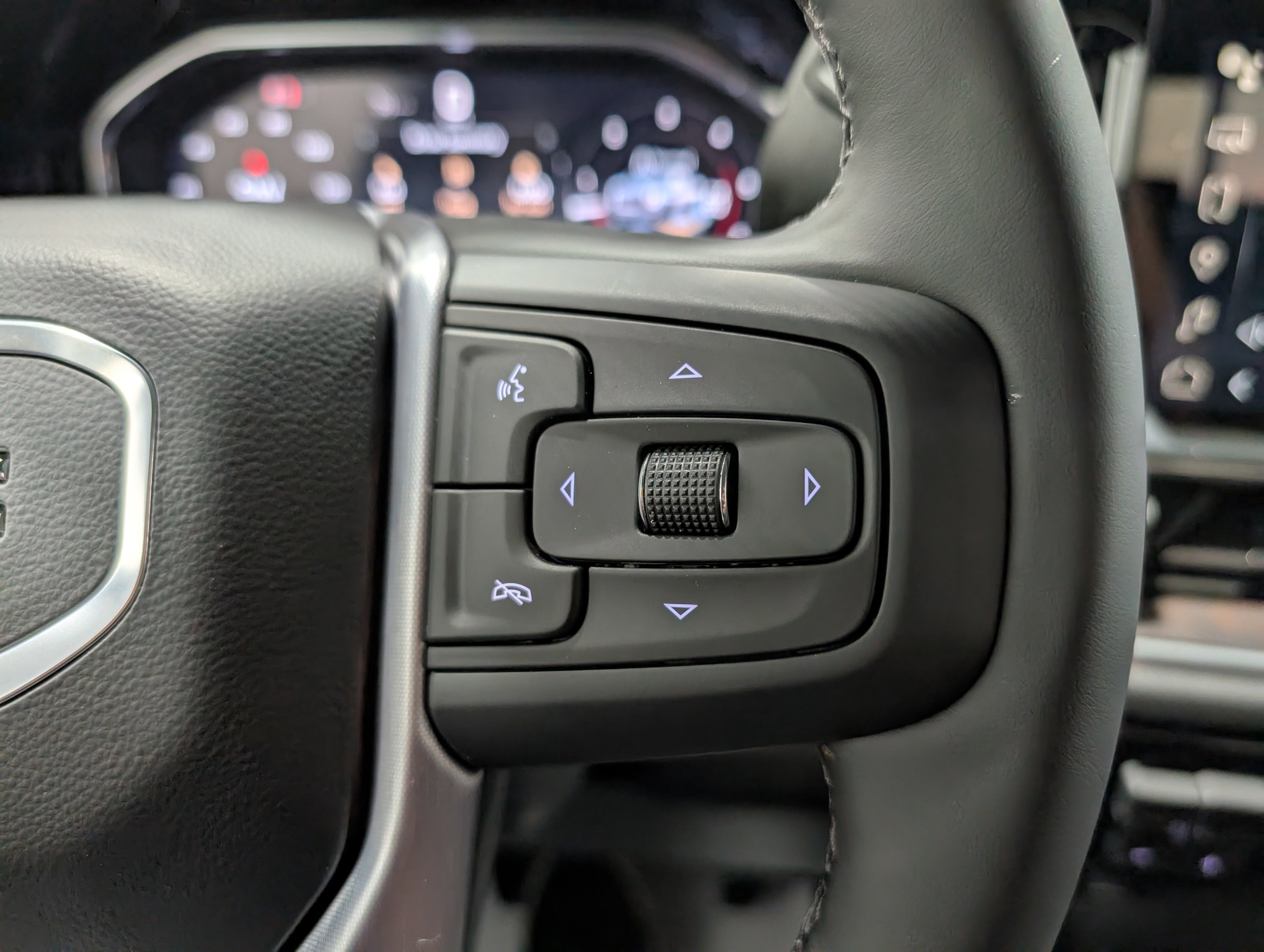 Used 2025 GMC Sierra 3500 SLT w/ SLT Premium Package image 25