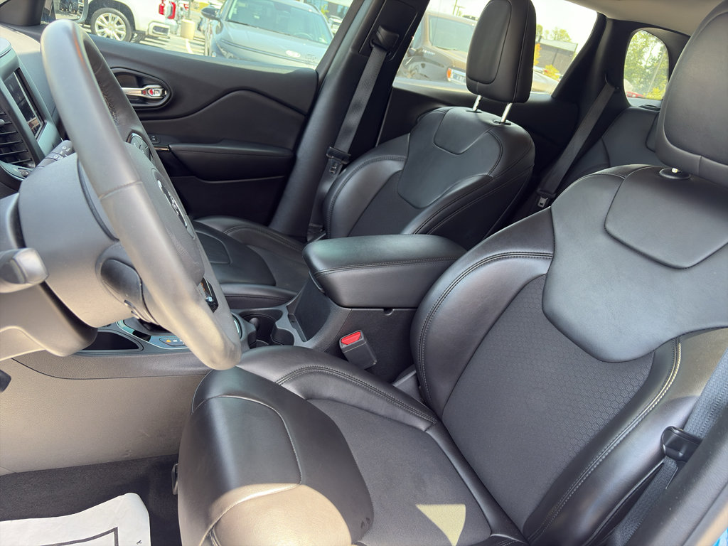 Used 2021 Jeep Cherokee Latitude Plus FWD image 10