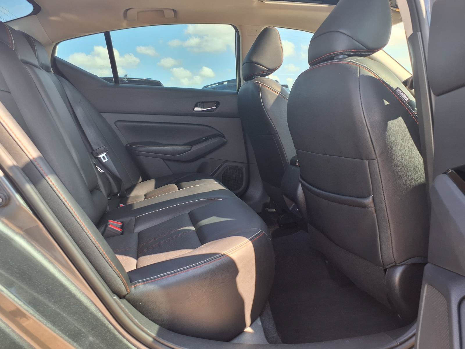 Used 2024 Nissan Altima 2.5 SR w/ SR Premium Package FWD image 14
