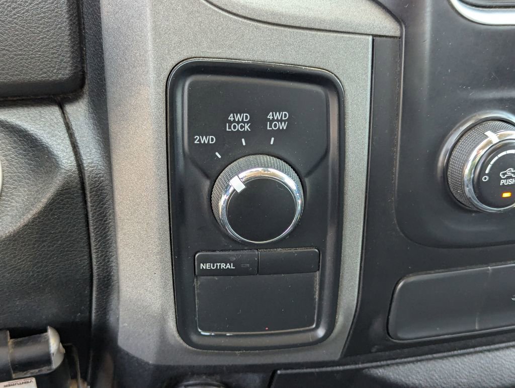 Used 2014 RAM 1500 ST w/ SXT Appearance Group AWD/4WD image 17