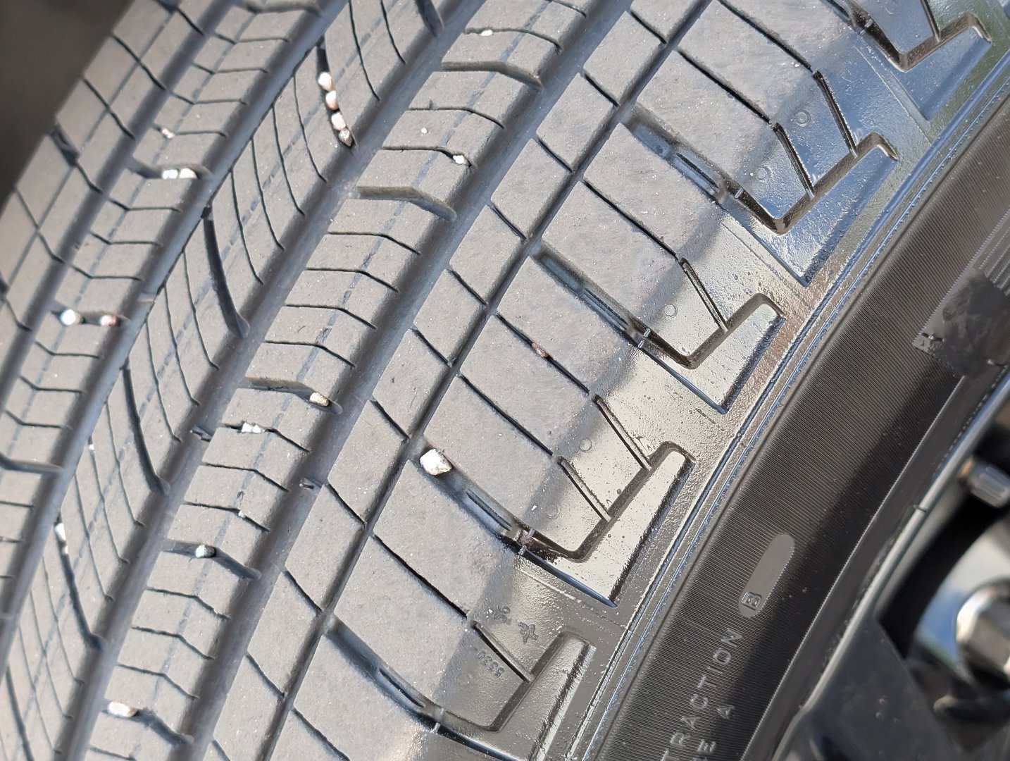 Used 2025 Jeep Grand Cherokee Altitude AWD/4WD image 9