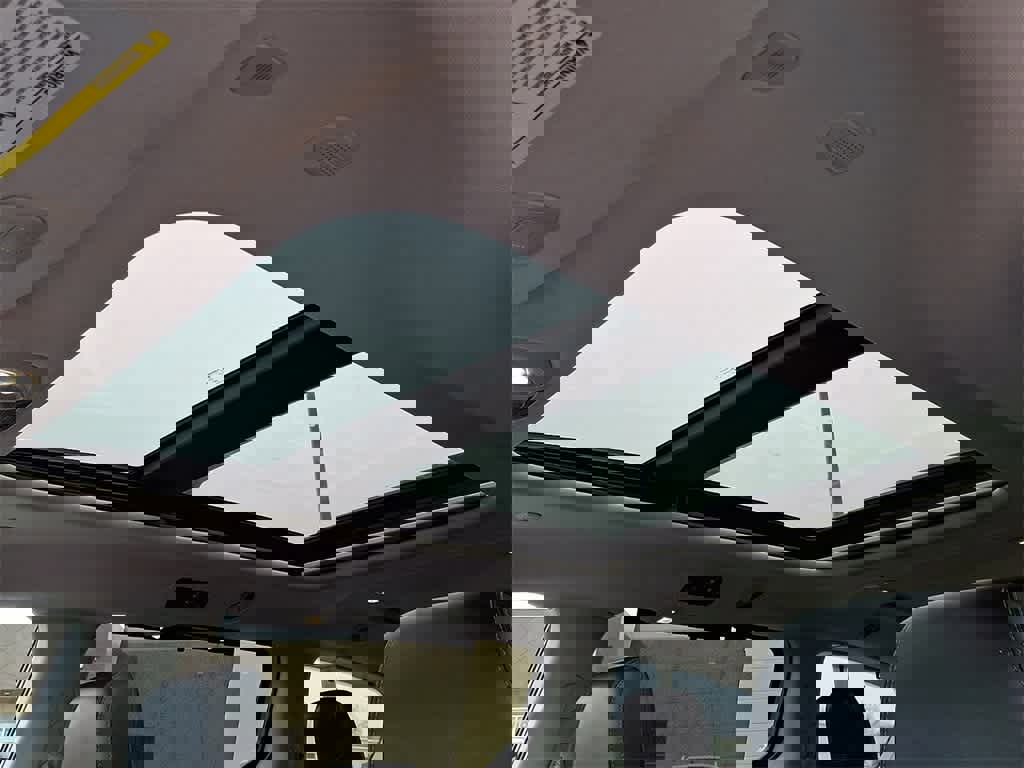 Used 2018 Chrysler Pacifica Limited image 14