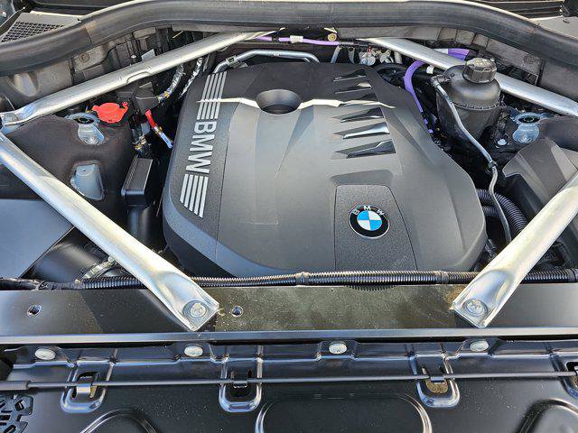 Certified 2024 BMW X7 xDrive40i w/ M Sport Package image 33