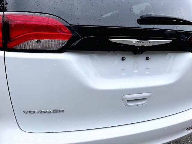 Used 2023 Chrysler Voyager LX FWD image 28