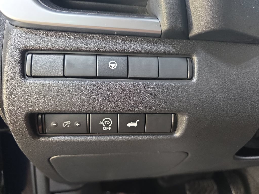 Used 2024 Nissan Rogue SV AWD/4WD image 24