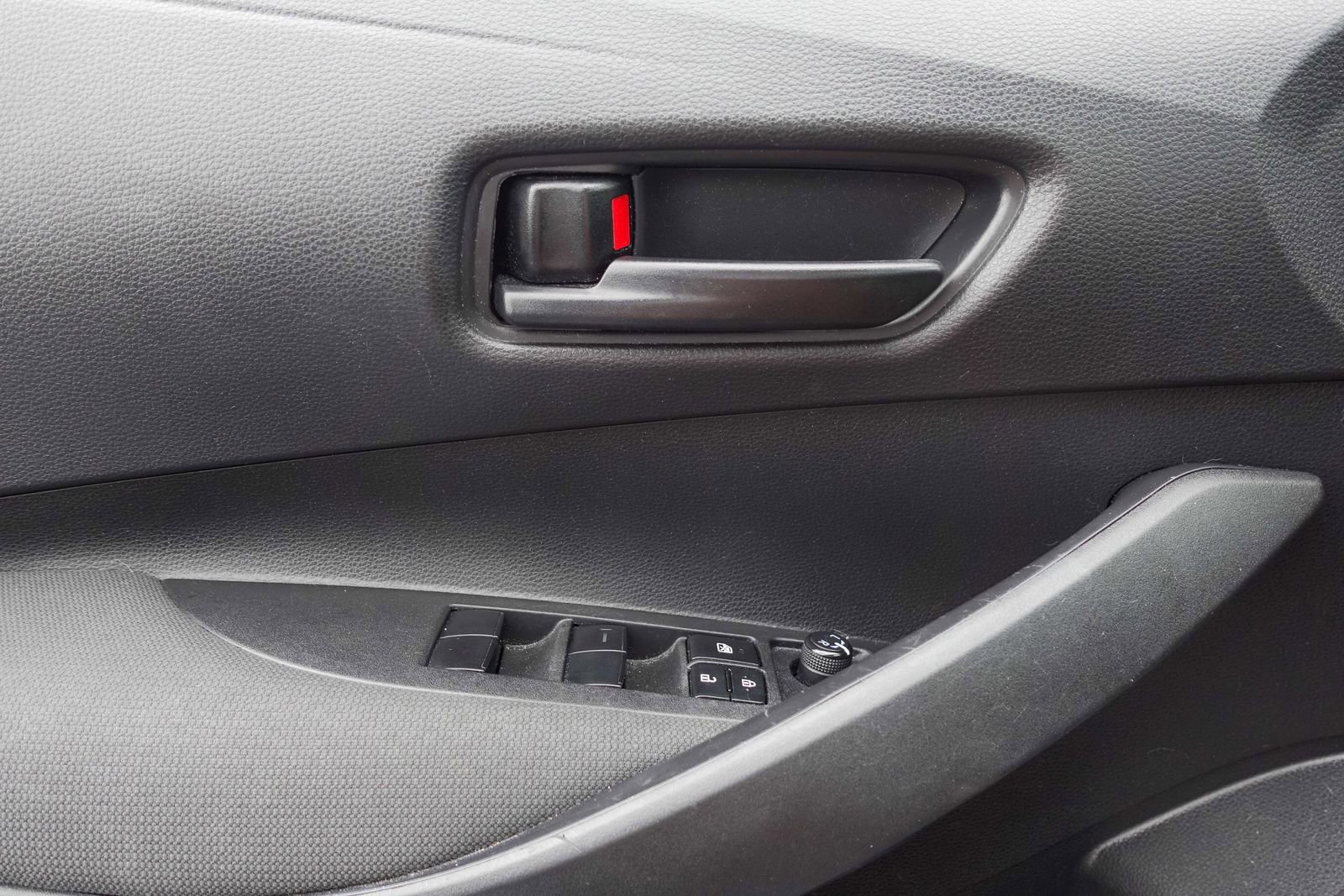 Used 2022 Toyota Corolla LE FWD image 15
