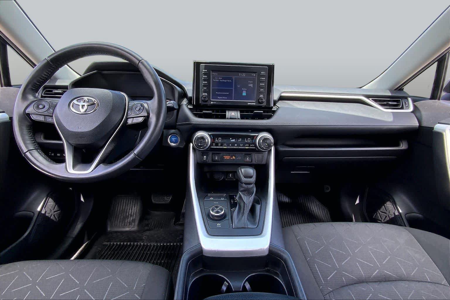 Used 2021 Toyota RAV4 XLE w/ XLE Grade Weather Package AWD/4WD image 15
