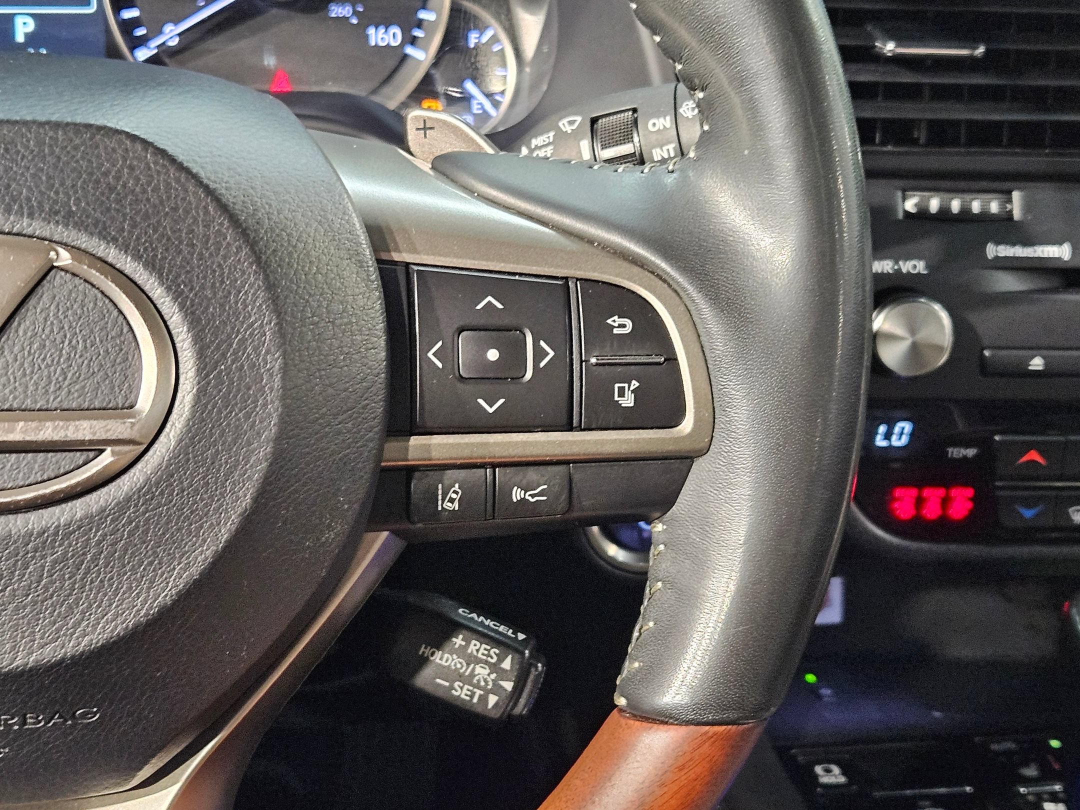 Used 2022 Lexus RX 450h AWD w/ Premium Package image 29