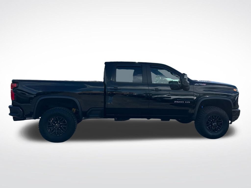 Used 2024 Chevrolet Silverado 2500 ZR2 w/ Technology Package AWD/4WD image 7