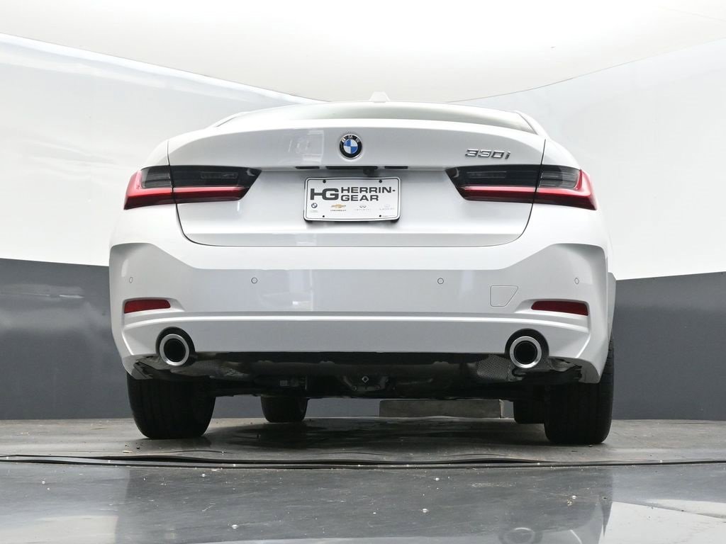 Certified 2025 BMW 330i Sedan w/ Premium Package image 41