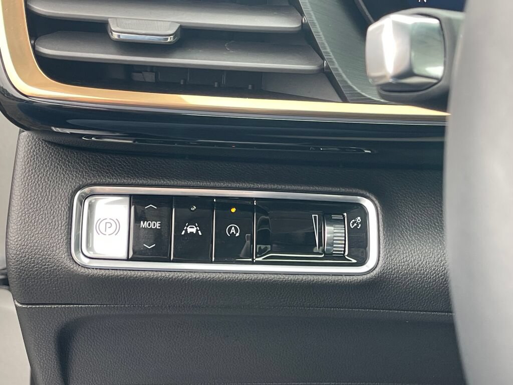 Used 2024 Buick Envision Avenir AWD/4WD image 22