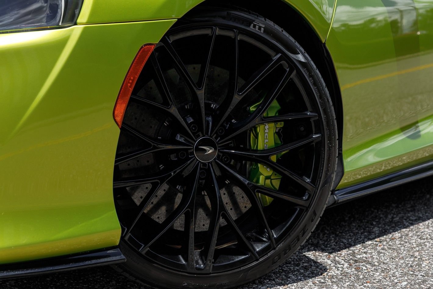Used 2023 McLaren GT RWD image 30