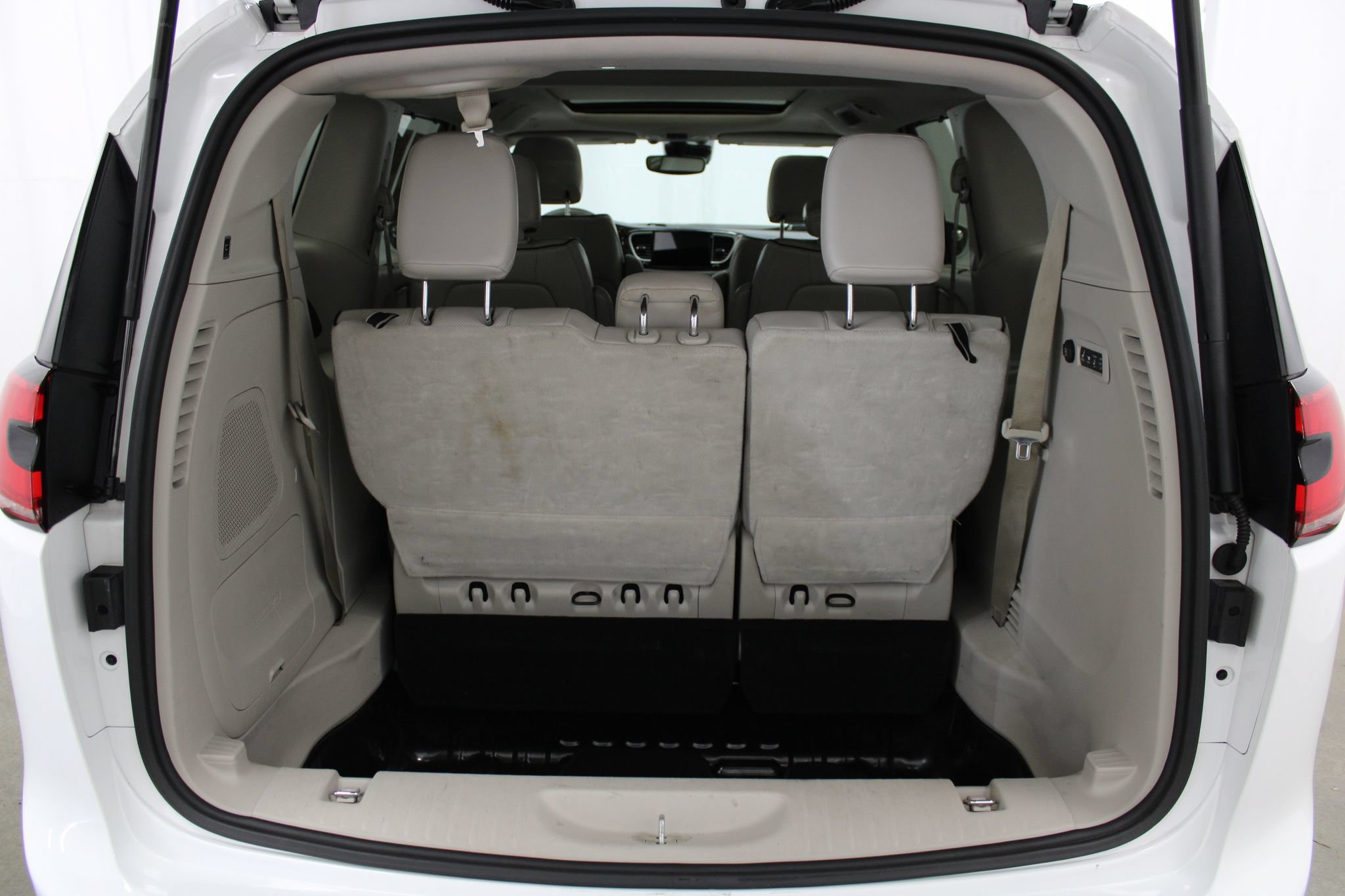 Used 2021 Chrysler Pacifica Limited w/ Premium & Safety Sphere Group AWD/4WD image 23