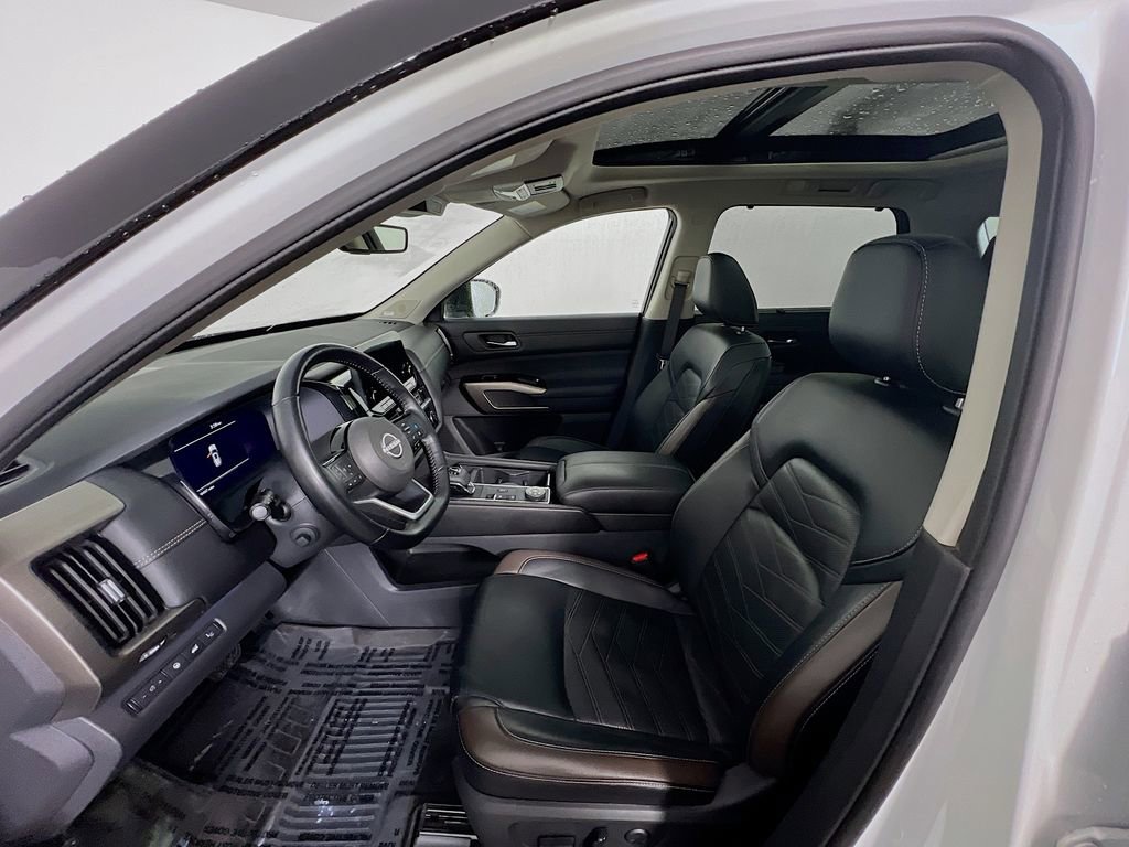 Used 2023 Nissan Pathfinder Platinum image 20