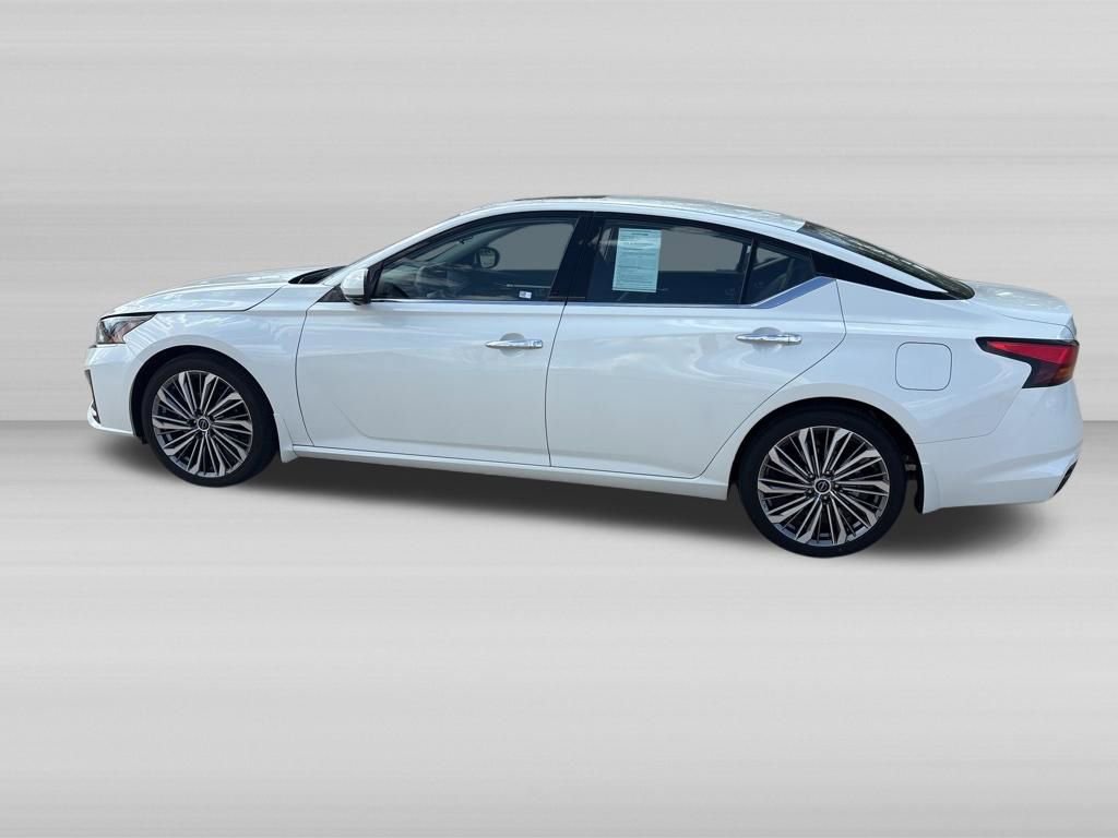 Used 2025 Nissan Altima 2.5 SL FWD image 7