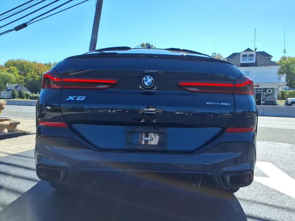 Used 2023 BMW X6 xDrive40i w/ M Sport Package image 3