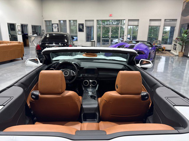 Used 2021 Chevrolet Camaro LT RWD image 7
