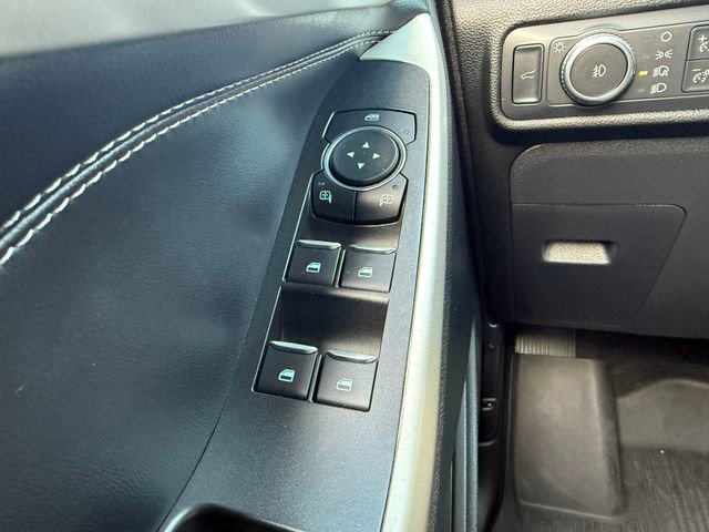Used 2022 Ford Explorer XLT w/ Equipment Group 202A image 19