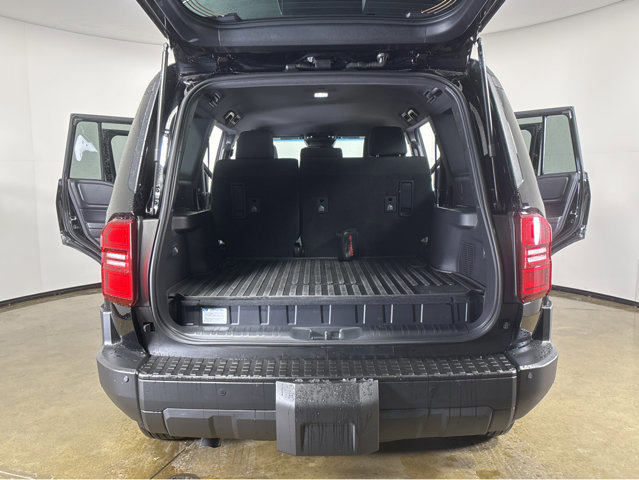 Used 2025 Toyota Land Cruiser image 20