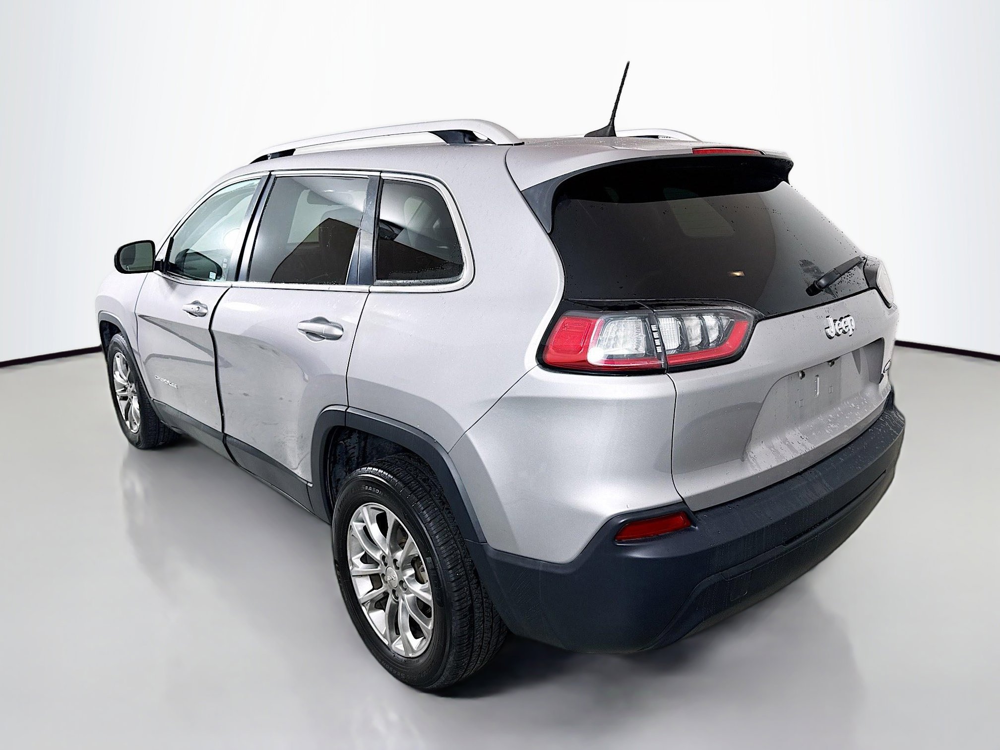Used 2019 Jeep Cherokee Latitude Plus image 5