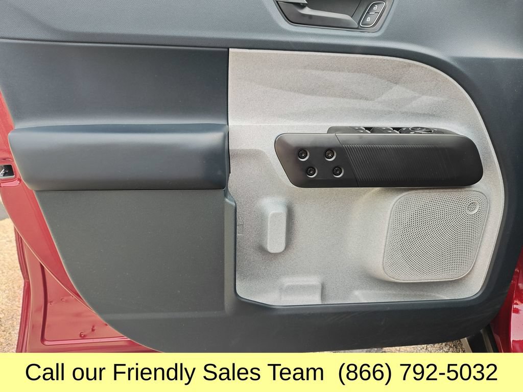 Used 2025 Ford Maverick XLT w/ Equipment Group 302A AWD/4WD image 13