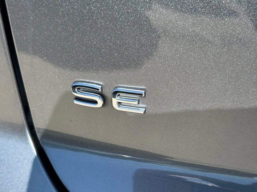 Used 2025 Volkswagen Atlas Cross Sport SE image 12