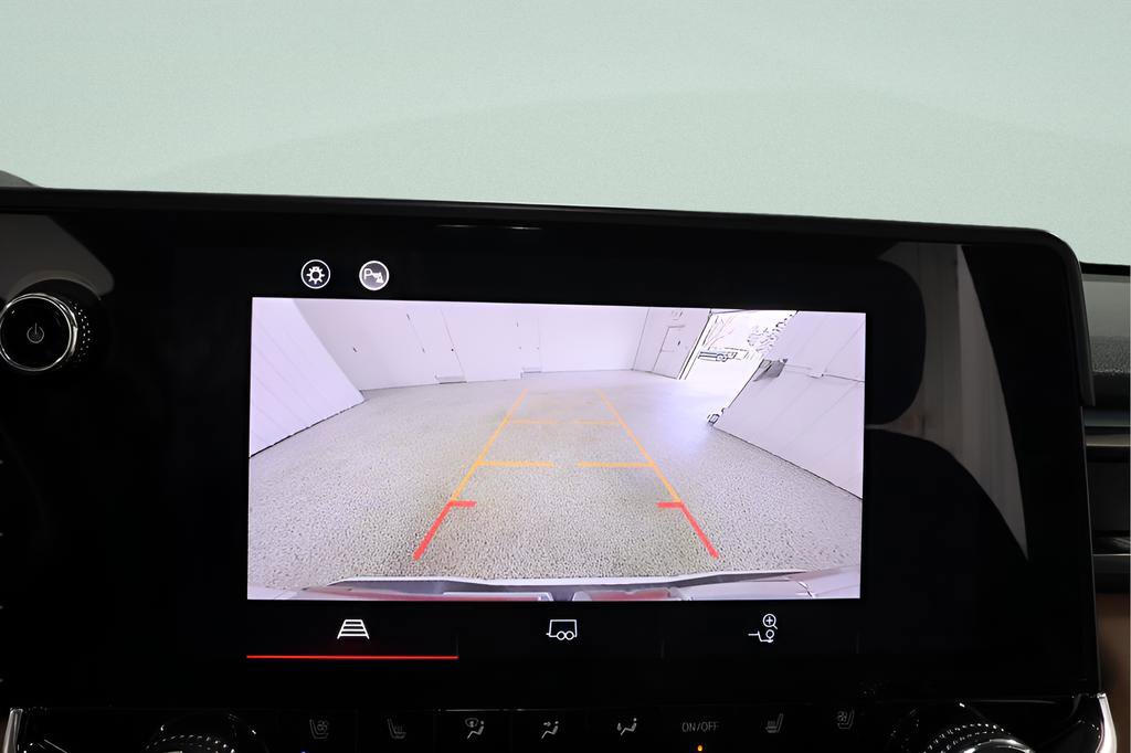 Used 2023 GMC Canyon AT4 w/ AT4 Premium Package image 16