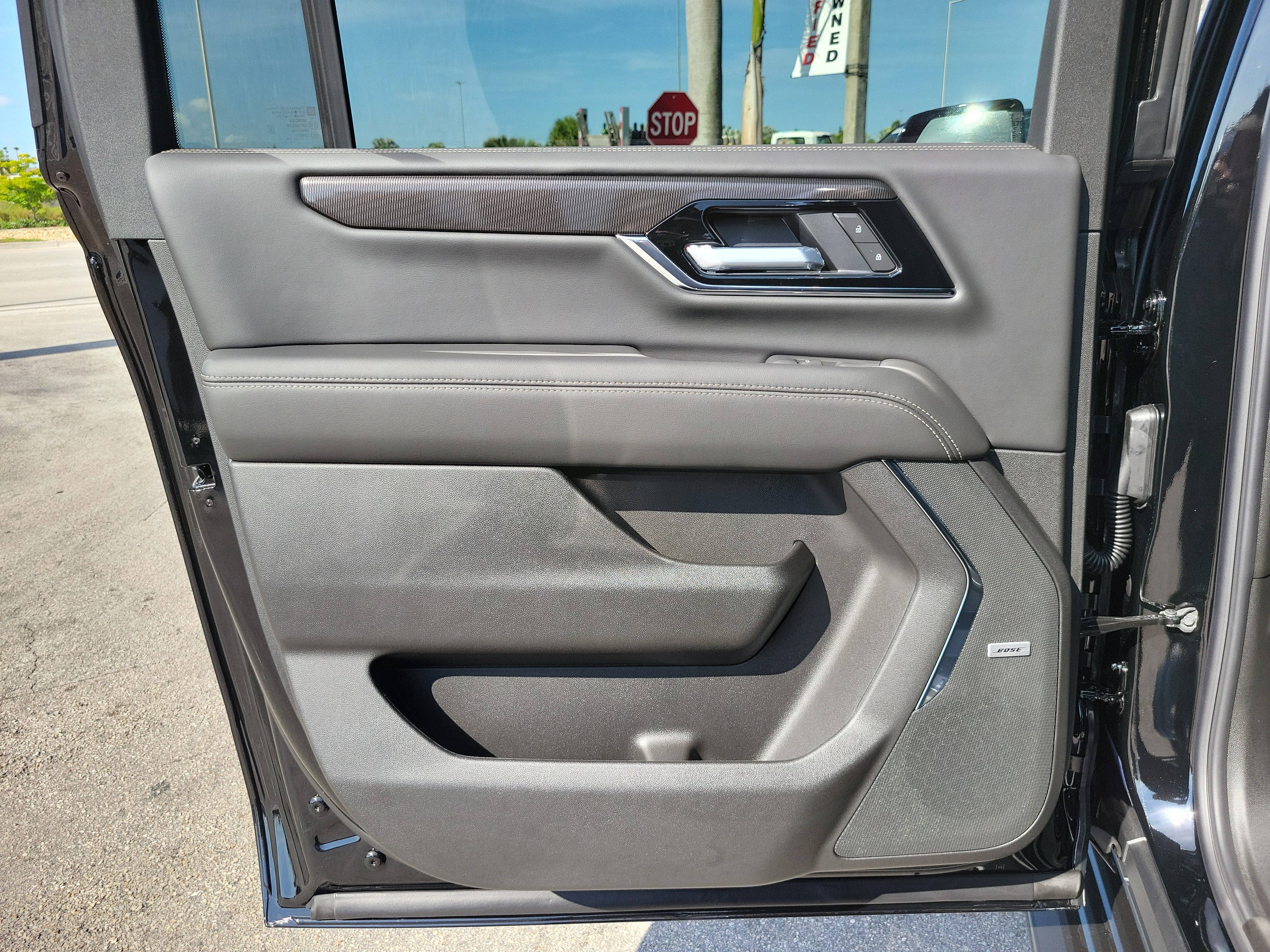 Used 2026 GMC Yukon XL Elevation w/ Elevation Premium Package RWD image 12