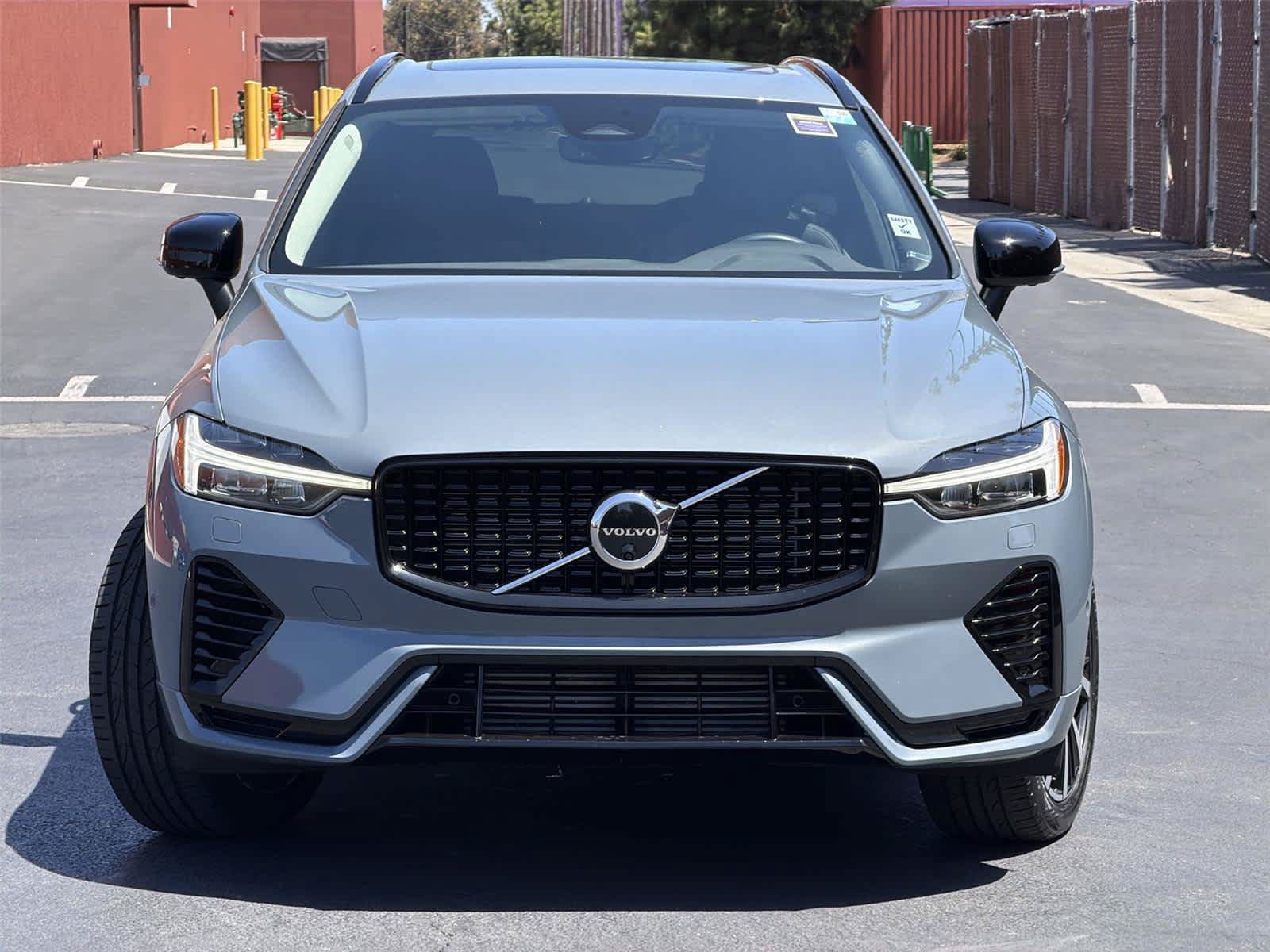Used 2023 Volvo XC60 T8 Plus w/ Climate Package AWD/4WD image 7