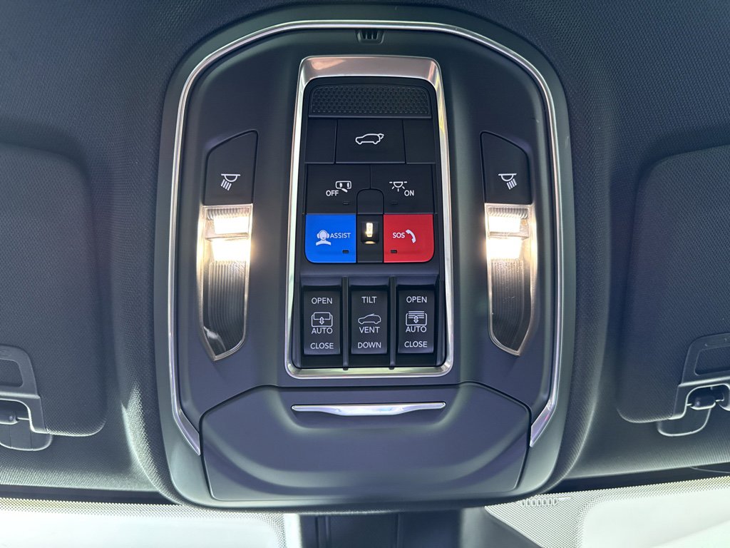 New 2025 Jeep Grand Cherokee Limited w/ Trailer Tow Package AWD/4WD image 31