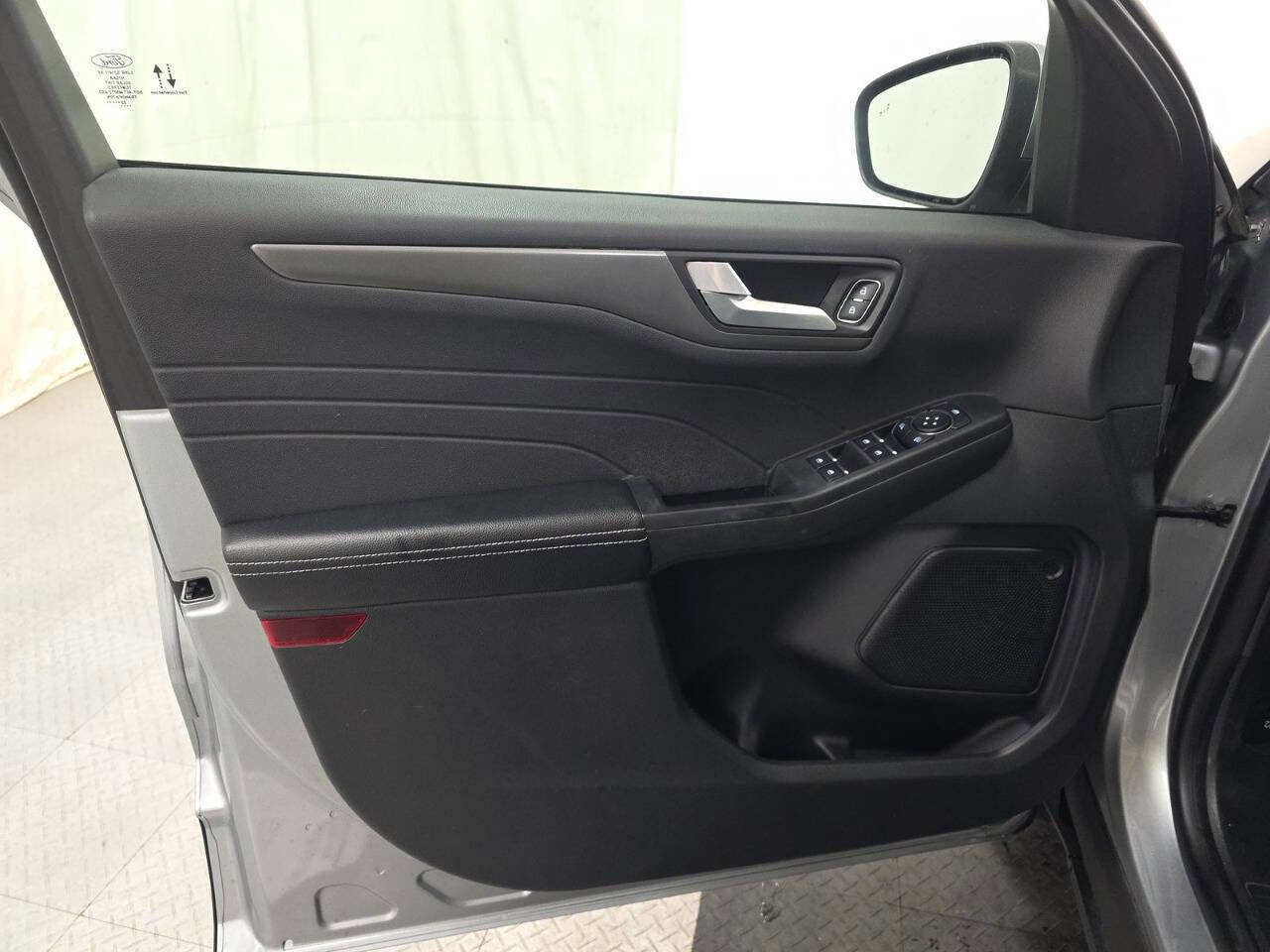 Used 2023 Ford Escape SE image 14