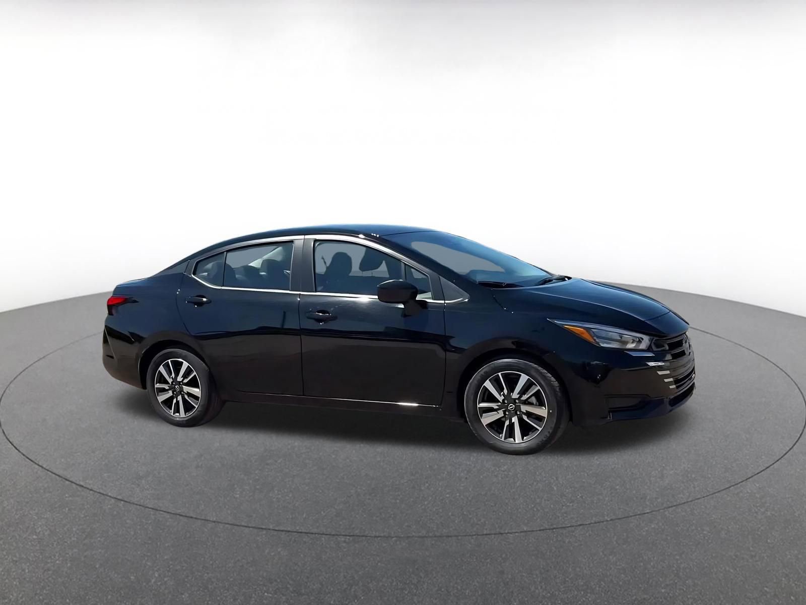 Used 2025 Nissan Versa SV FWD video 2