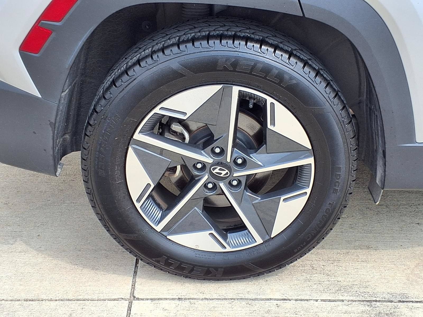 Used 2025 Hyundai Tucson SEL FWD image 26